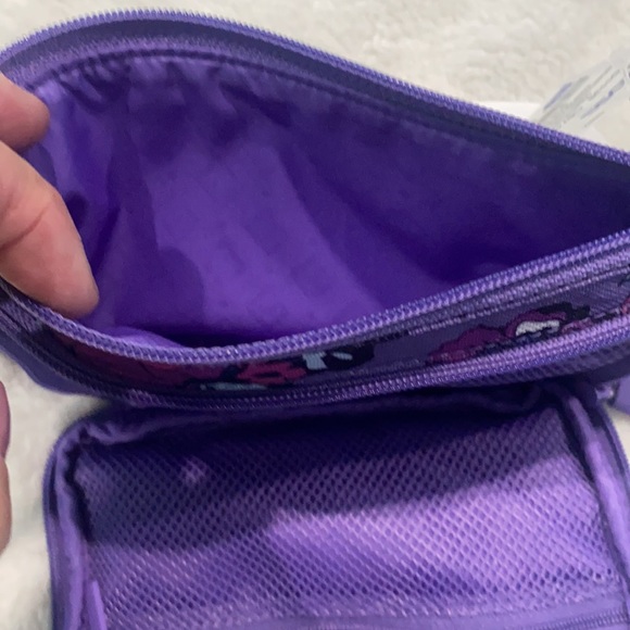 💜🆕Vera Bradley Lighten Up Compact Organizer, Enchanted Garden - Picture 4 of 6
